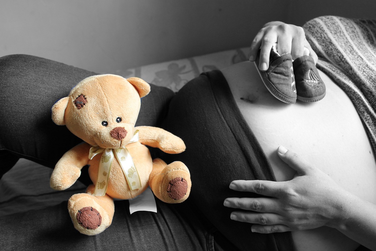 生完孕妈供卵生的宝宝没来月经会怀孕吗（哺乳期15个信号暗示你怀孕了）