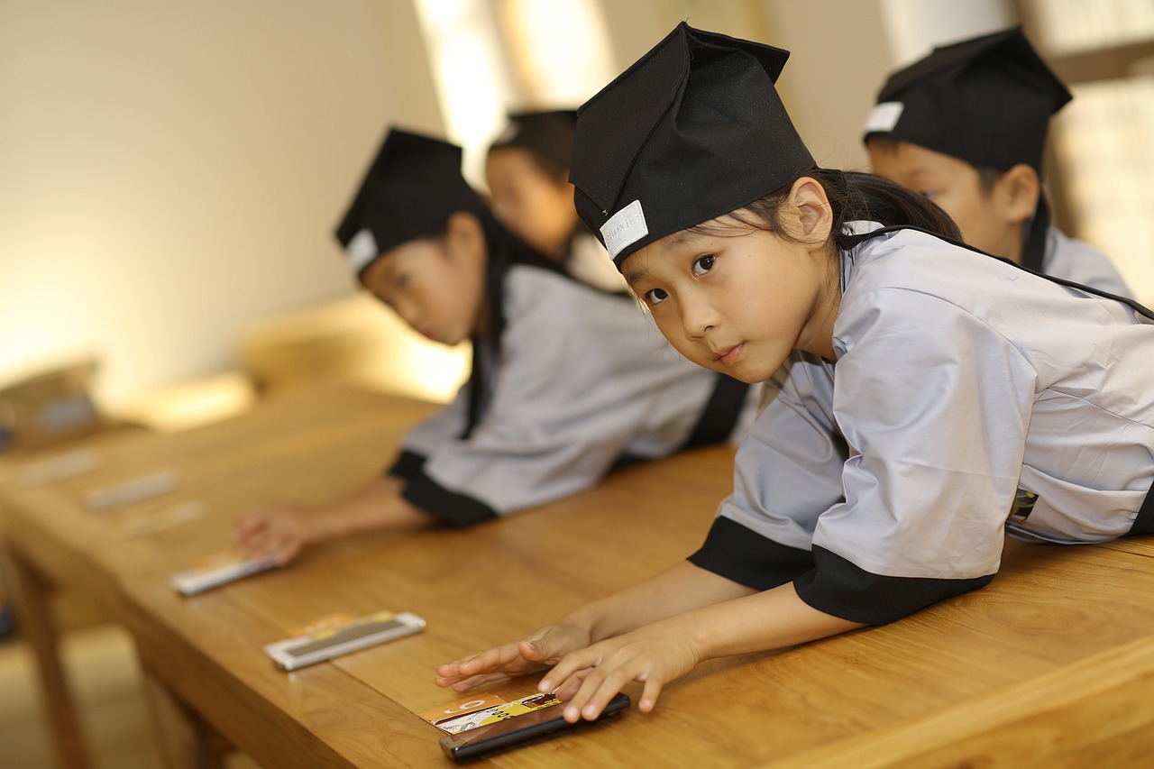 六岁试管代生的孩子肚子痛还发烧（六岁试管代生的孩子肚子痛发烧吃什么药效果好）